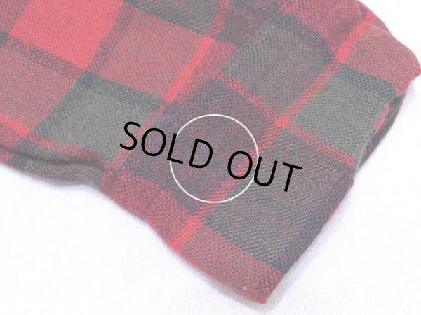 右袖カフスのダメージ