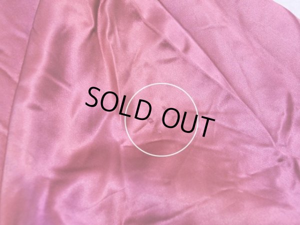 サテン面左袖付け根の傷