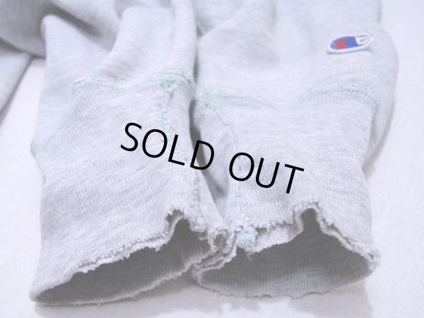 袖口のダメージとリペア跡