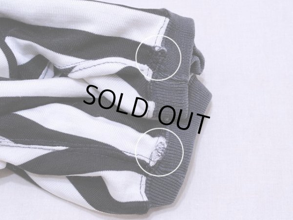 袖リブに小さなダメージ