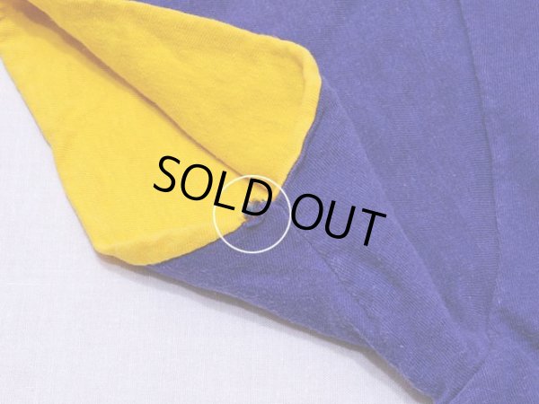 右袖口に若干のホツレ