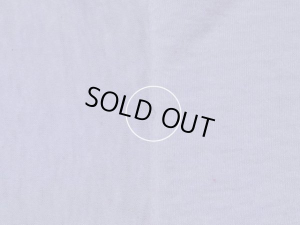 右袖付け根に小さなステッチ抜け