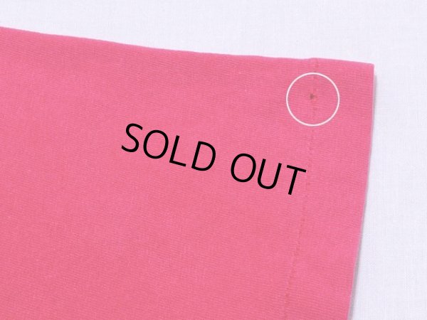 左袖口に小さなホツレ