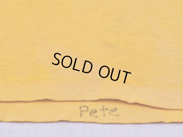 裾裏にネーム跡、フロント裾に少々色落ちと汚れ