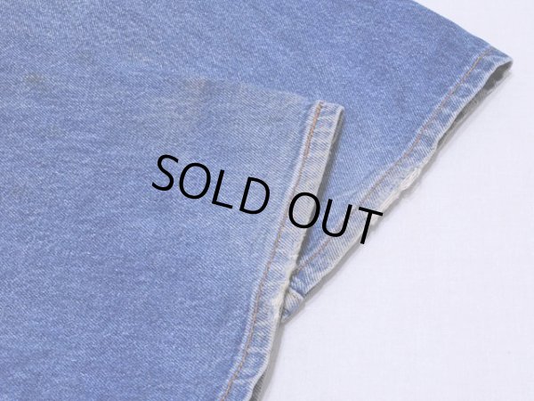 裾に少々スレ。