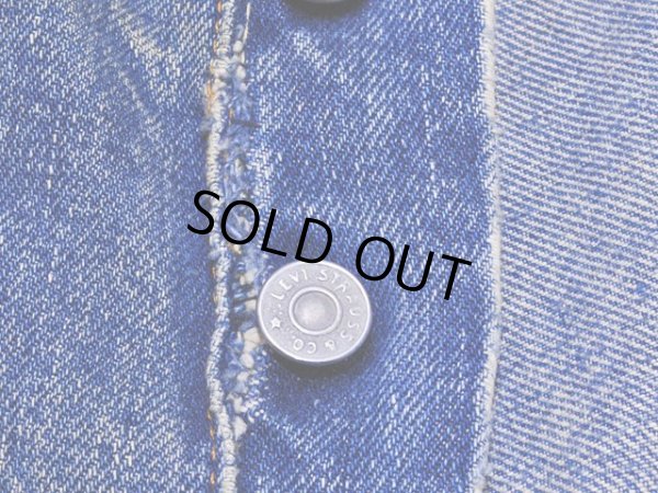 フロントボタン付近にリペア跡