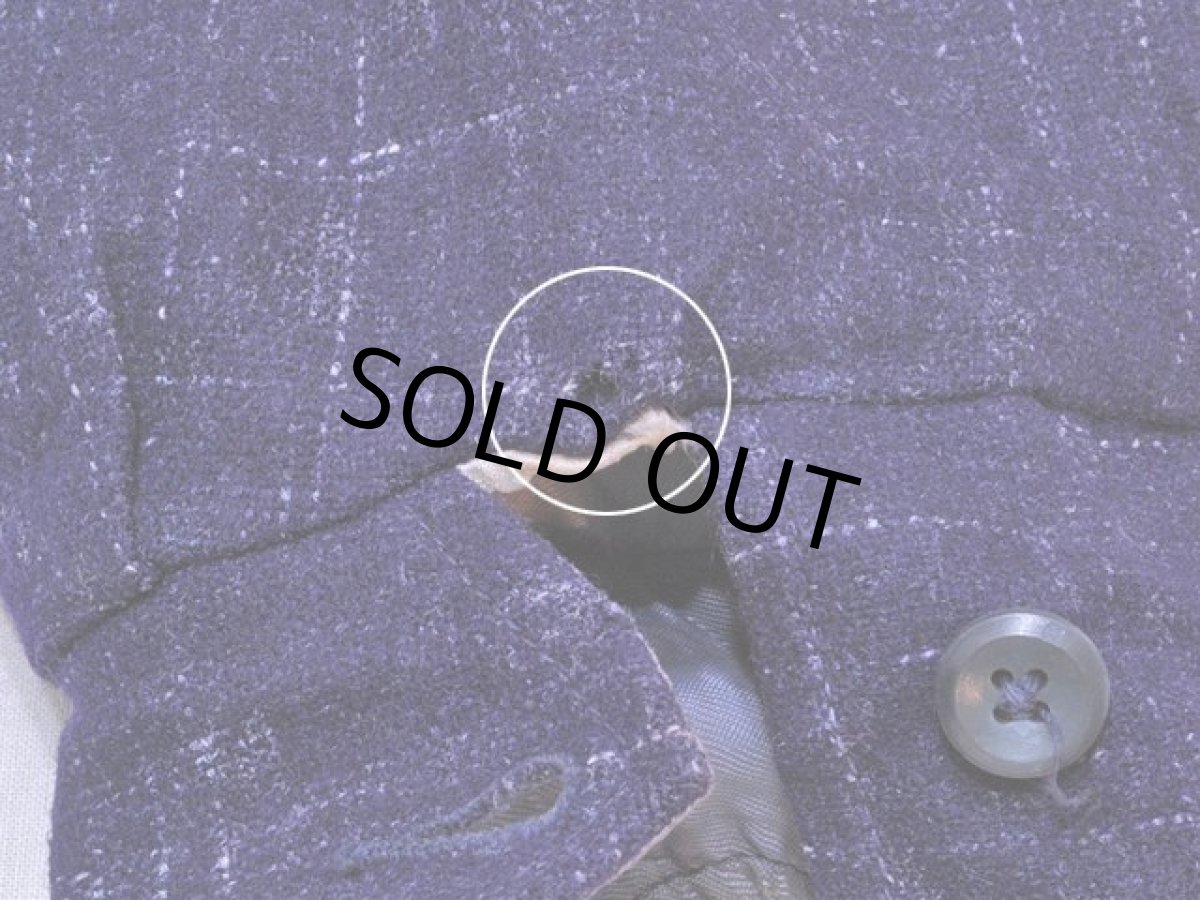 左袖口付近に少々ダメージ。