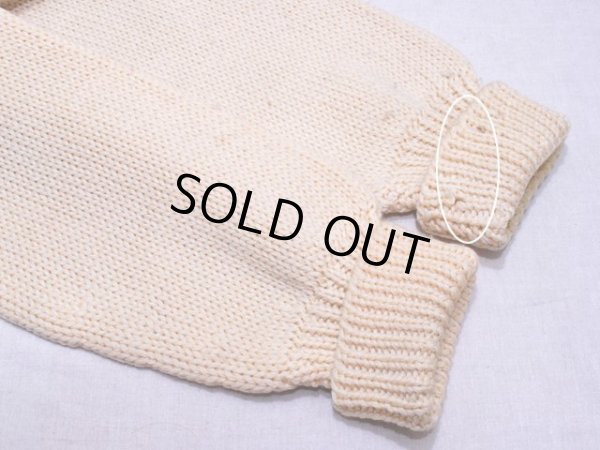 左袖リブに少々ホツレ。