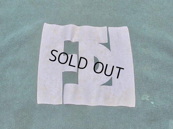 プリントに少々黄ばみ。