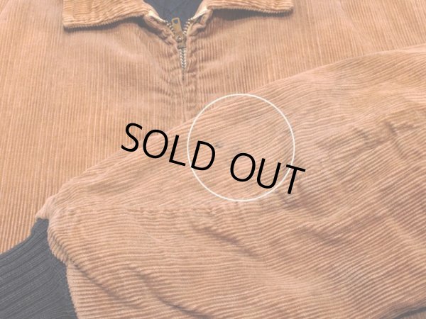 左袖に少々汚れ。