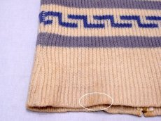 バック裾に少々汚れ。