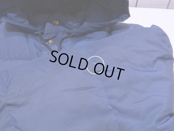 左袖にステッチ抜けと多少のダメージ。