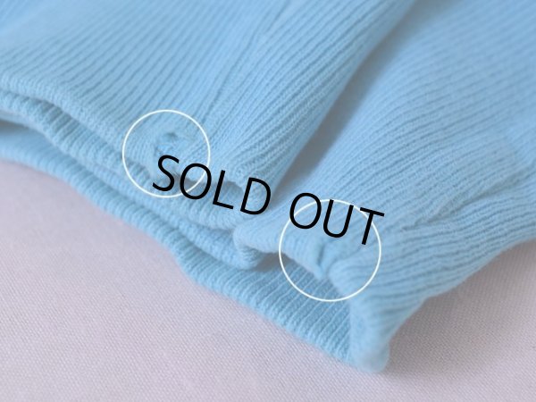 袖リブに僅かなダメージ。