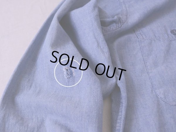 右袖にダメージ。