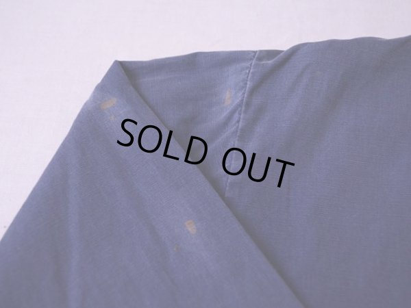 右肩袖に汚れ。