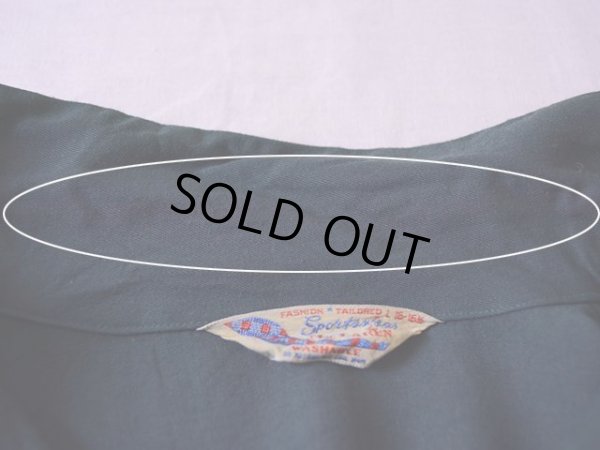 襟に薄ら汚れ。