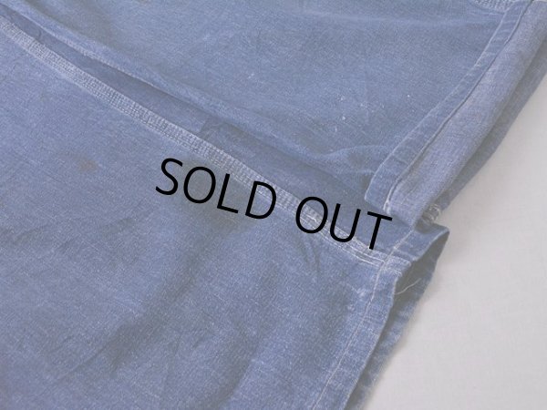 右足裾に薄らシミ汚れ。