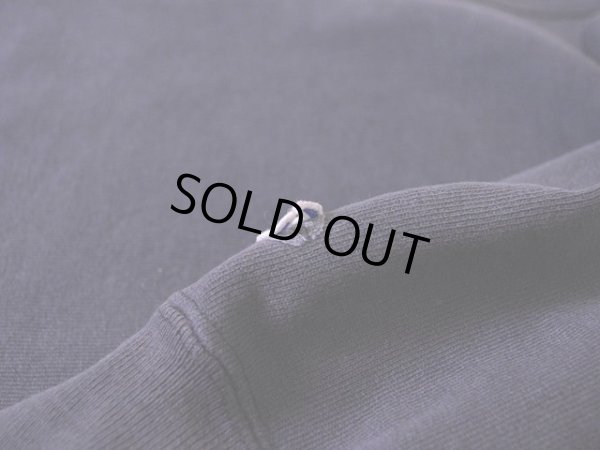 左袖口の目玉に少々剥がれ。