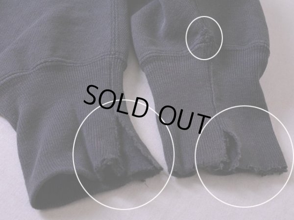 袖口・袖リブにダメージ。