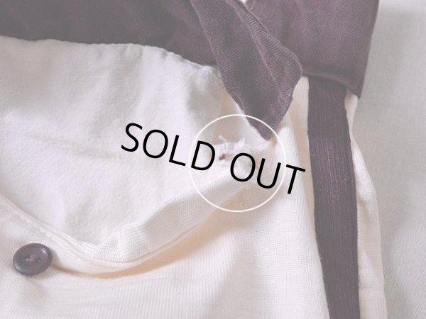 ヒップポケット右付け根にダメージ。