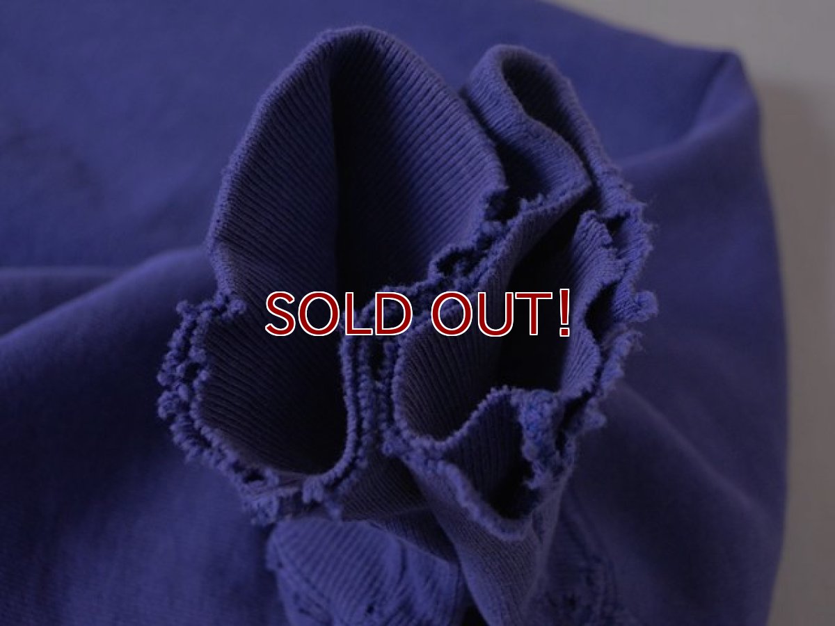 両袖リブにダメージ。