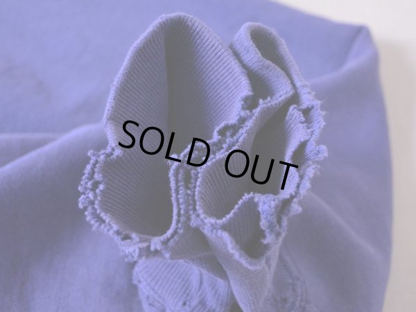 両袖リブにダメージ。