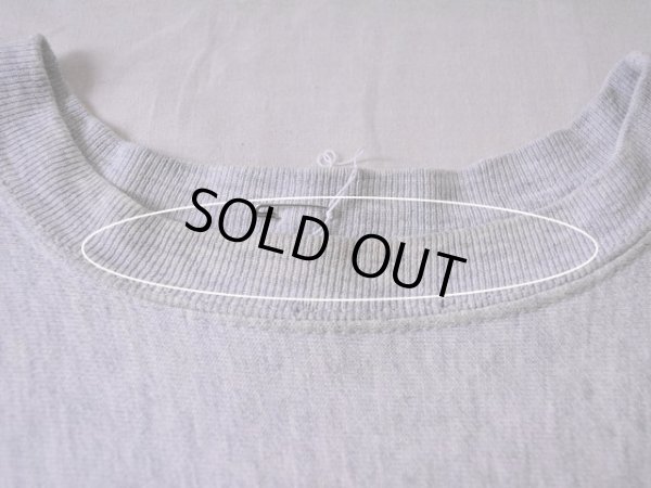 首リブに薄ら黄ばみ。