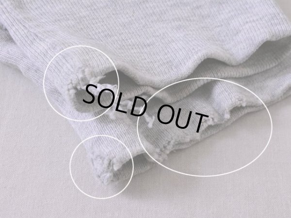 袖リブにダメージ。