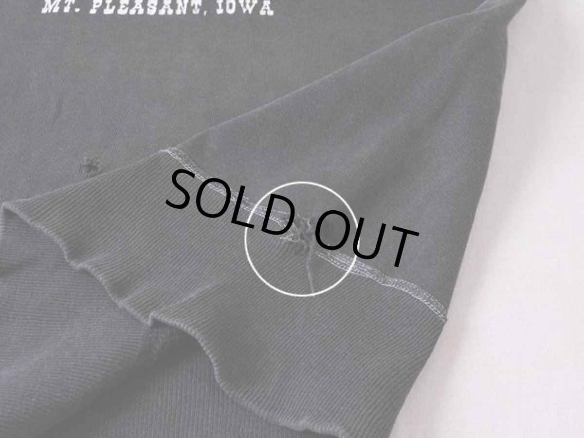 裾リブ付け根にダメージ。