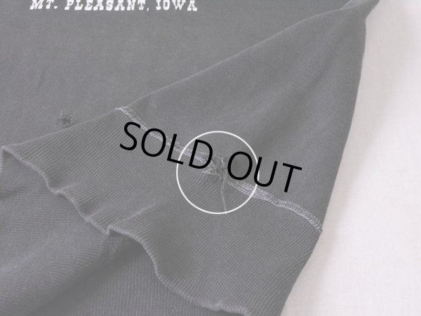 裾リブ付け根にダメージ。