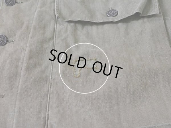 左胸ポケットにリペア。