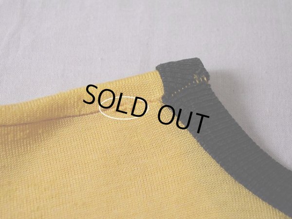 首横付近に僅かなホツレ。