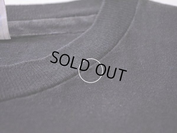 首リブ下にピンホール。