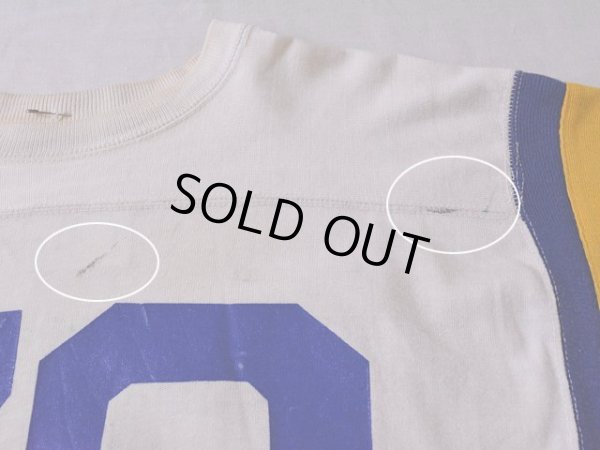 フロント胸付近に汚れ。