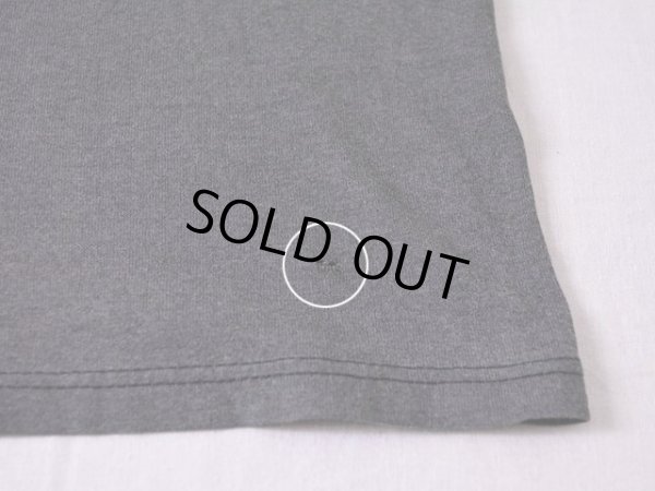 バック右裾に小さなダメージ。