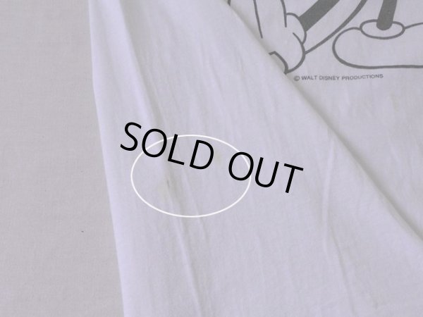 右脇腹付近に少々シミ汚れ。