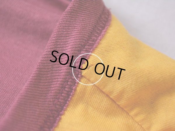 裏面首リブ付近に僅かなホツレ。