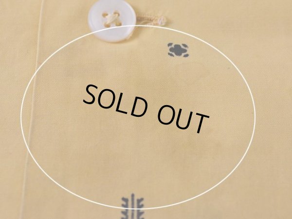 フロントに多少のシミ汚れ。