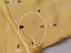 左袖付け根に僅かなシミ汚れ。