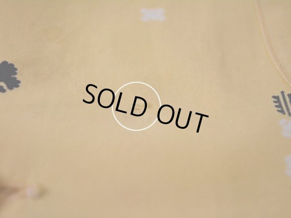 左胸ポケット横付近に僅かなダメージ。