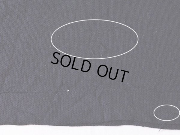 フロント裾付近に引っ掛けたような跡が数箇所。