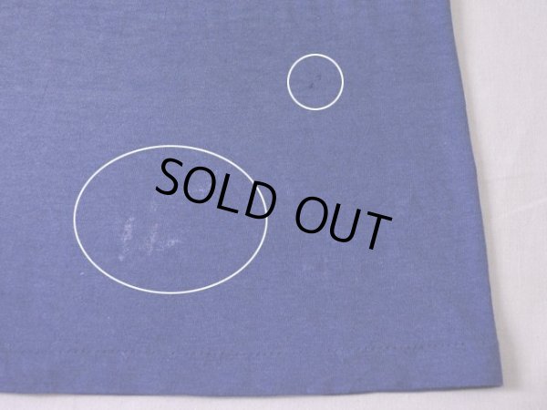 バック裾に少々汚れと小さなダメージ。