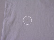 バックに僅かな汚れ。