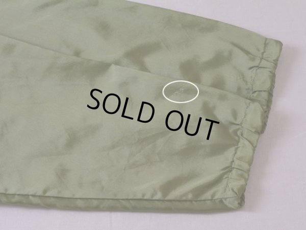 右袖口に少々汚れ。