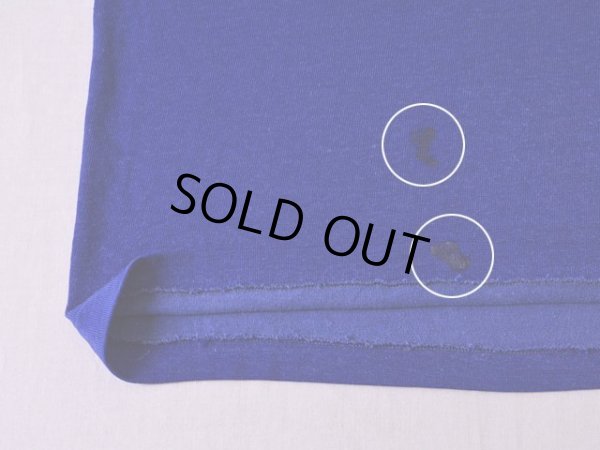 フロント裾に少々汚れ。