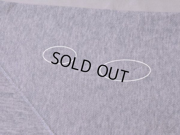 右袖に少々リペア跡。