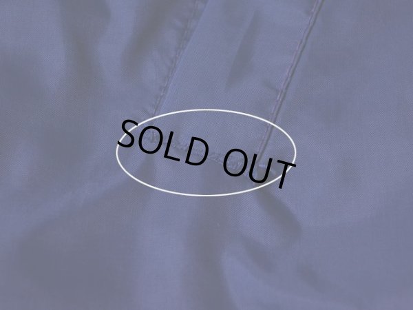 右ポケット付け根にリペア跡。