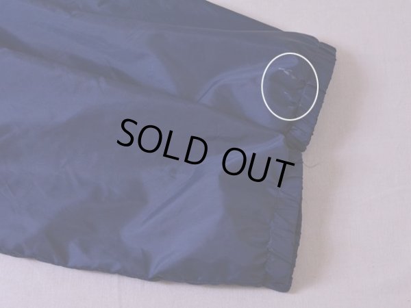 左袖口に少々汚れ。