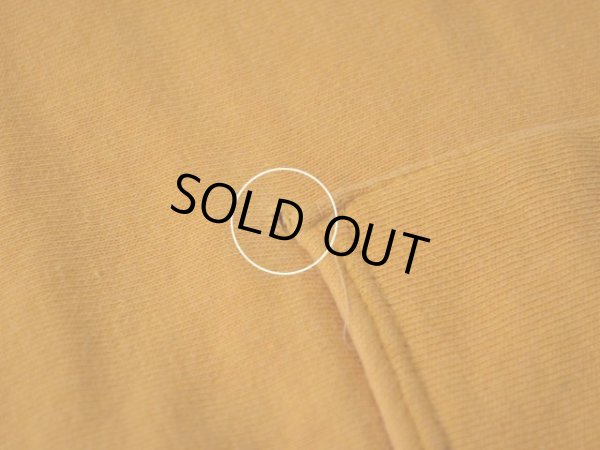 ポケット付け根に僅かなダメージ。