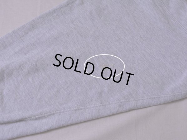 左袖に薄らシミ。